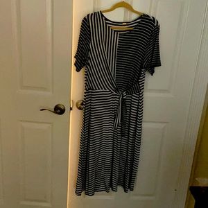 T Tahari NWT Size L Knit Modal Stripe Midi Dress